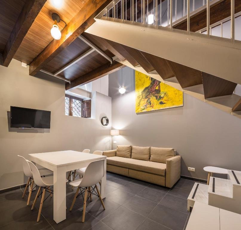 Sala y televisor.